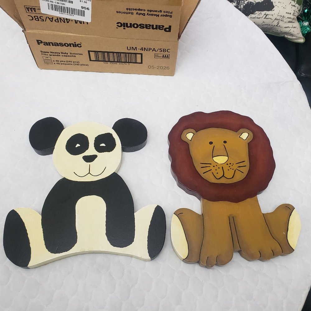 Wood Animal Wall Plaques- Panda and Lion